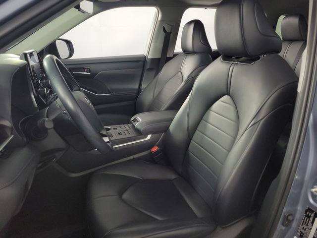 Used 2020 Toyota Highlander XLE AWD/4WD image 15