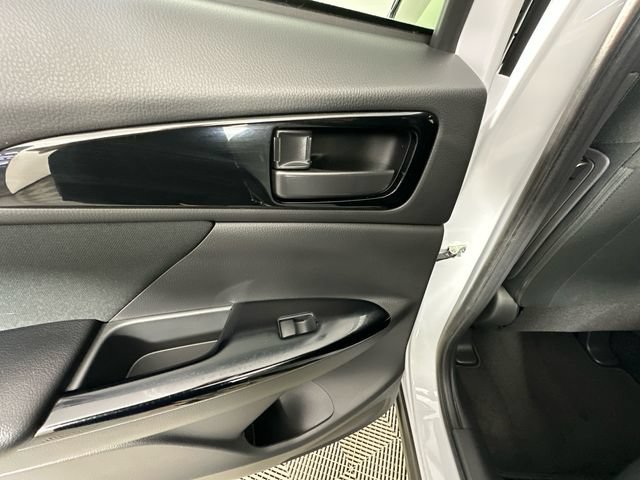 Used 2024 Mitsubishi Eclipse Cross LE AWD/4WD image 14