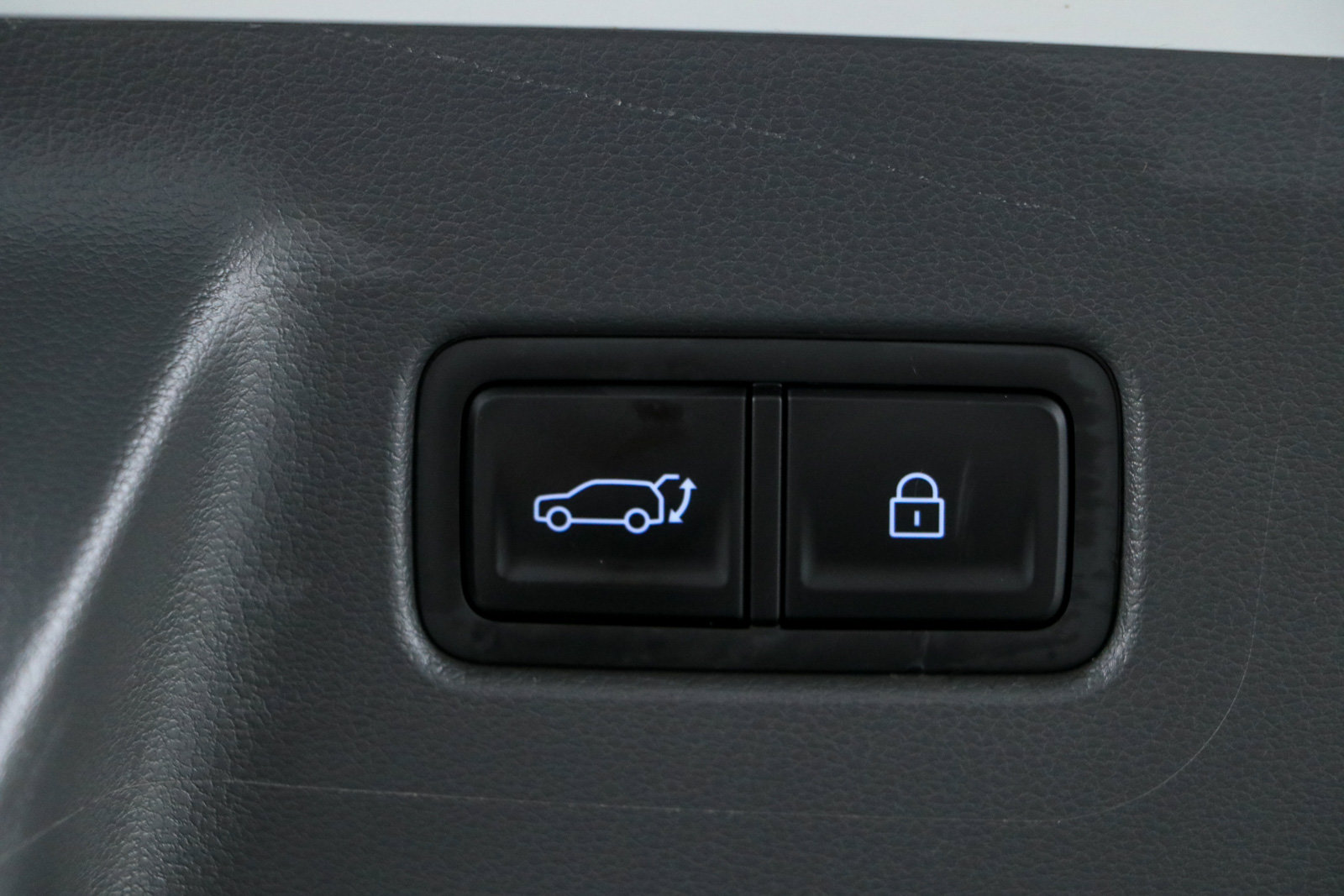 Used 2024 Hyundai Santa Fe Limited AWD/4WD image 33