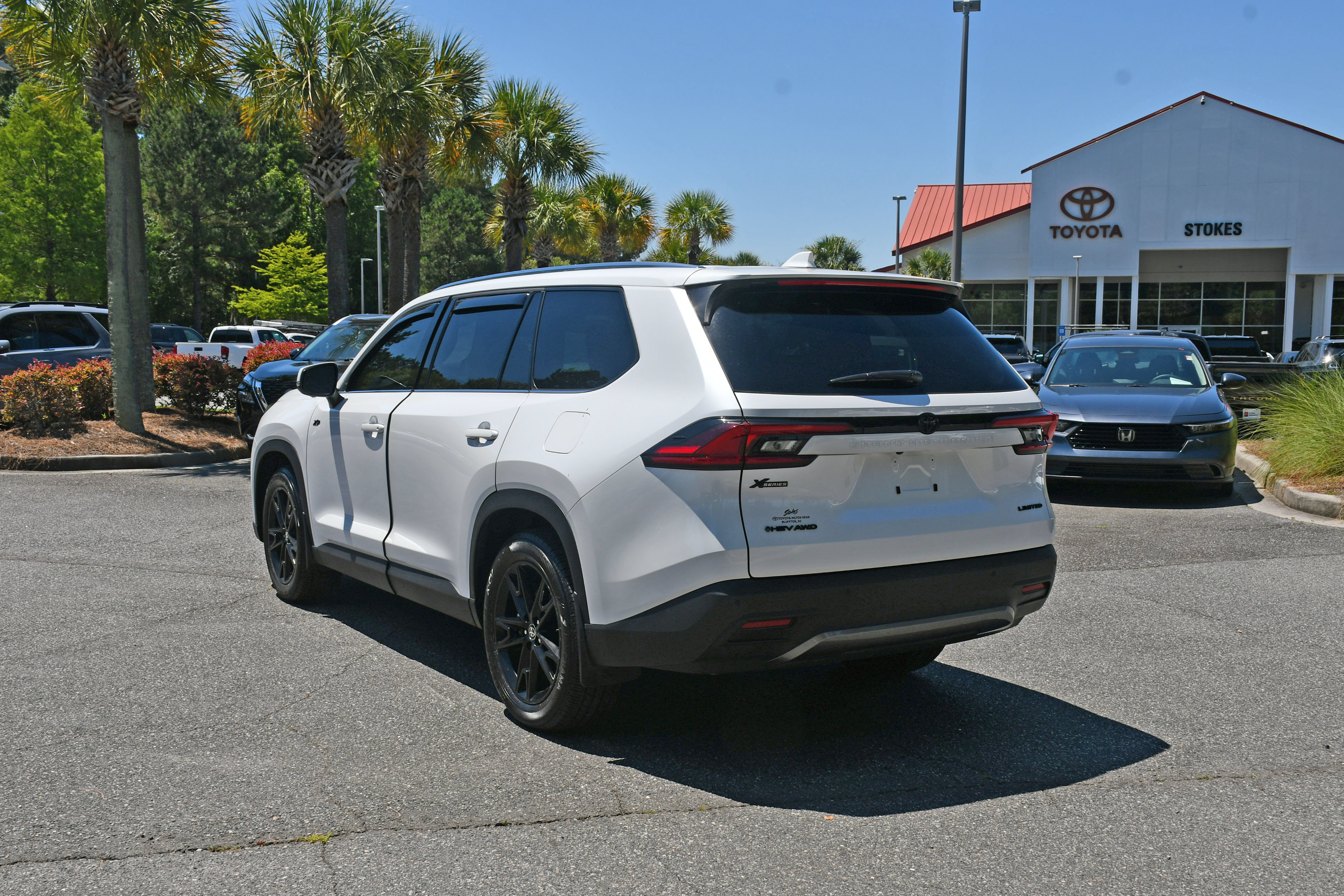 Certified 2025 Toyota Grand Highlander AWD Hybrid image 3