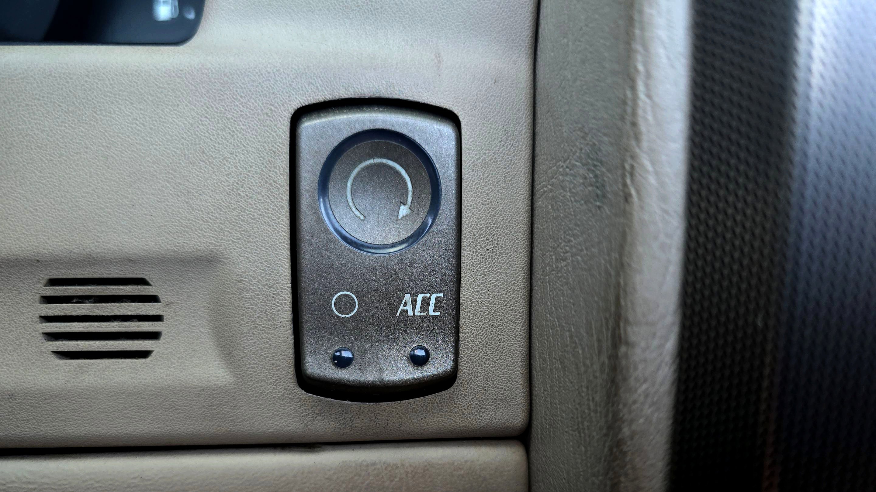 Used 2004 Cadillac XLR image 86