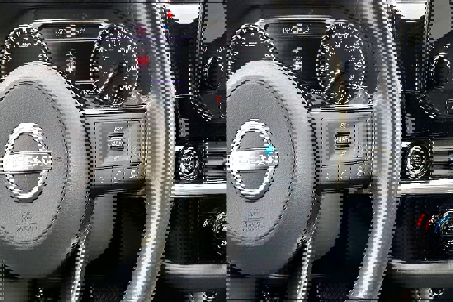 Used 2023 Nissan Pathfinder SL image 23