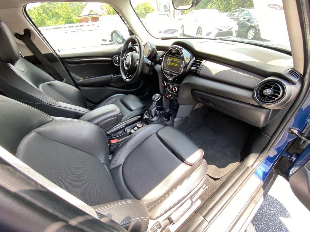 Used 2016 MINI Cooper 4-Door Hardtop image 39