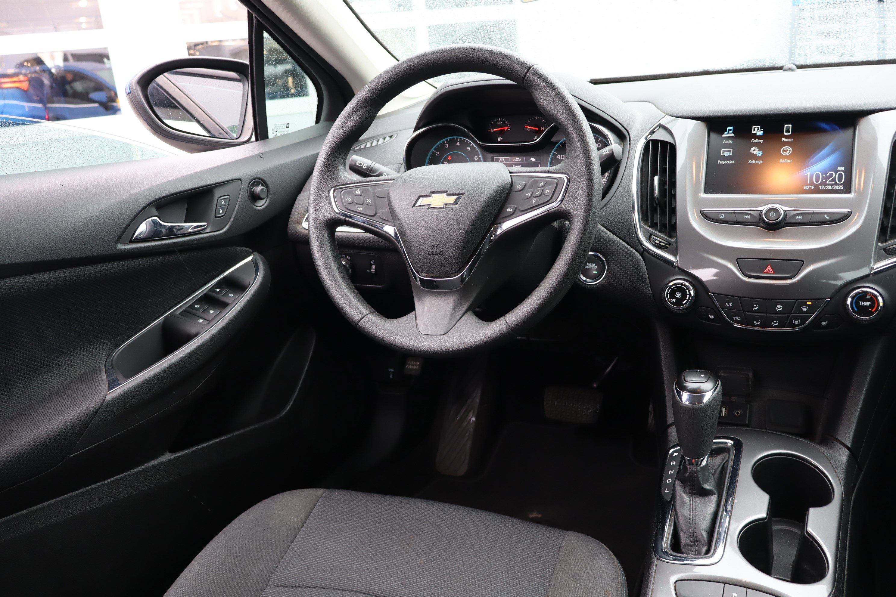 Used 2018 Chevrolet Cruze LT w/ Convenience Package image 12