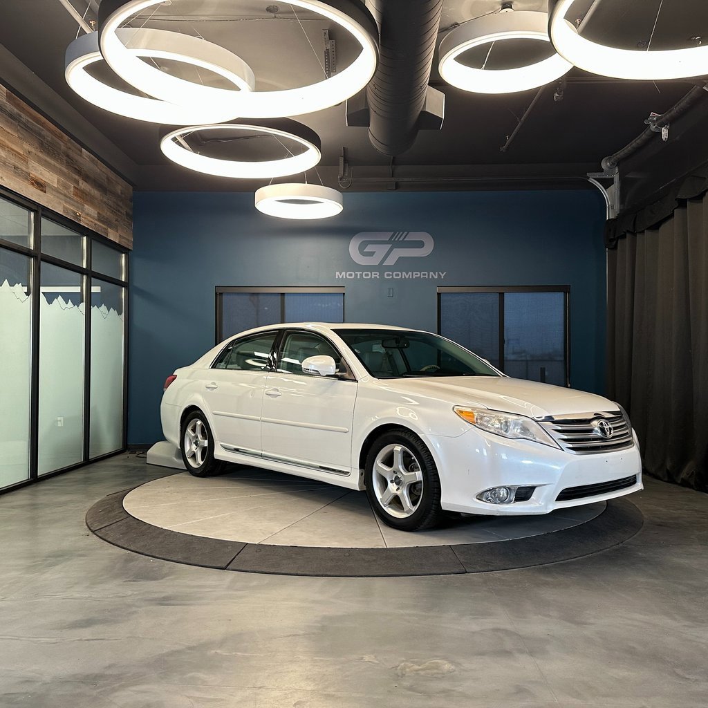 Used 2012 Toyota Avalon Limited image 1