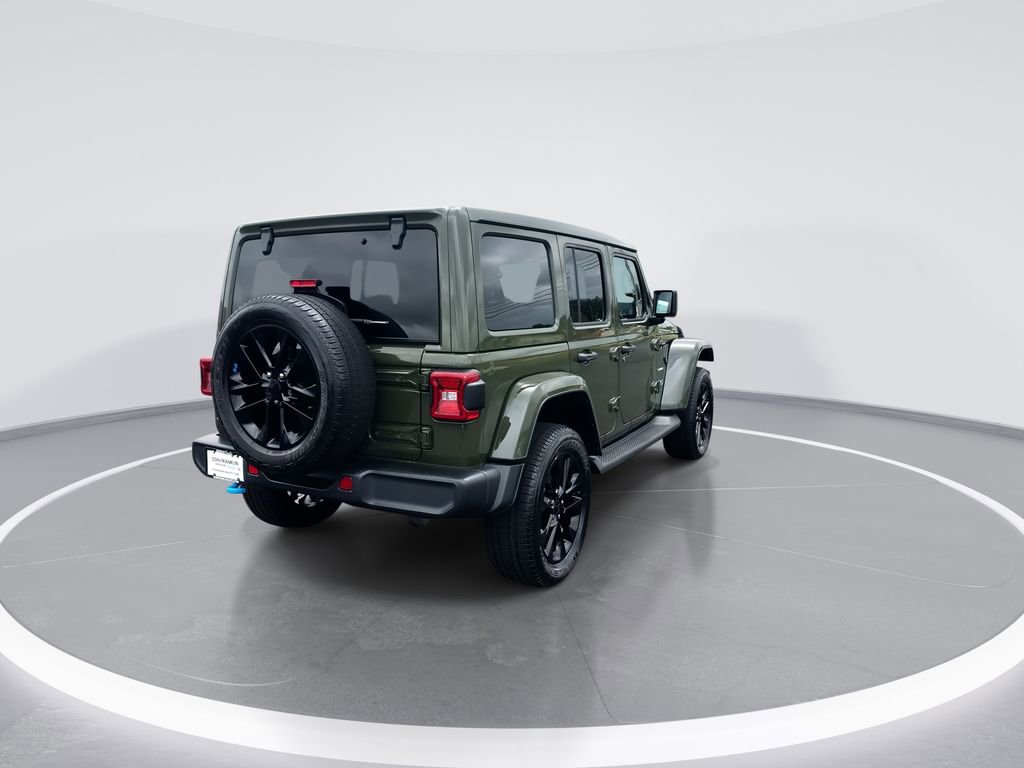 Used 2022 Jeep Wrangler Unlimited Sahara w/ Cold Weather Group AWD/4WD image 8