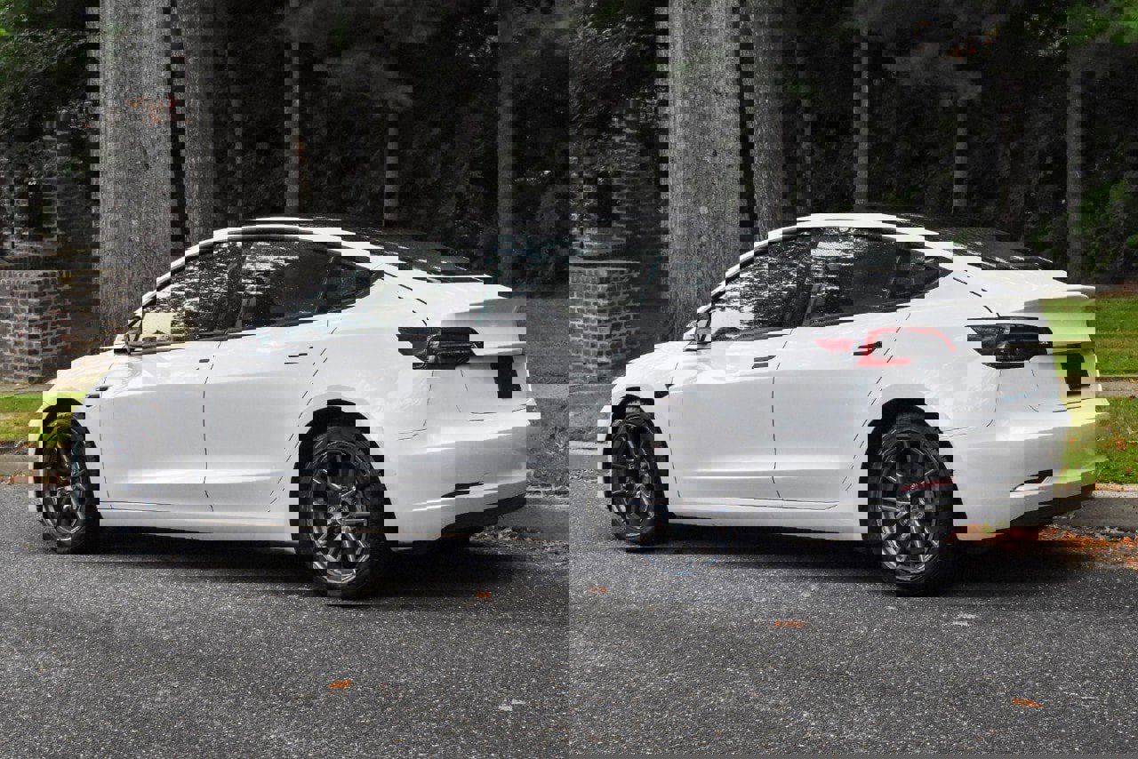 Used 2023 Tesla Model 3 Standard Range image 6