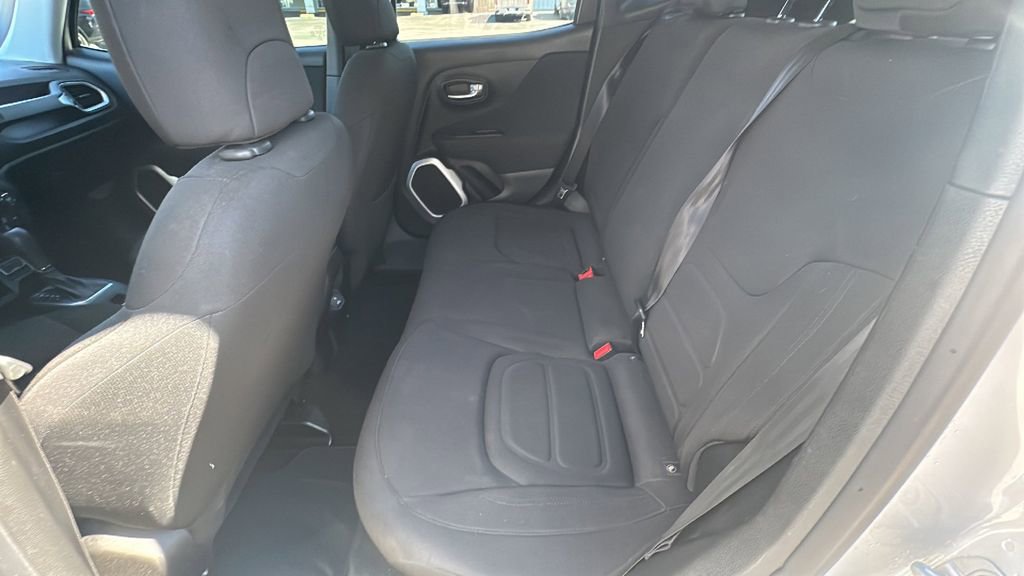 Used 2018 Jeep Renegade Latitude image 16