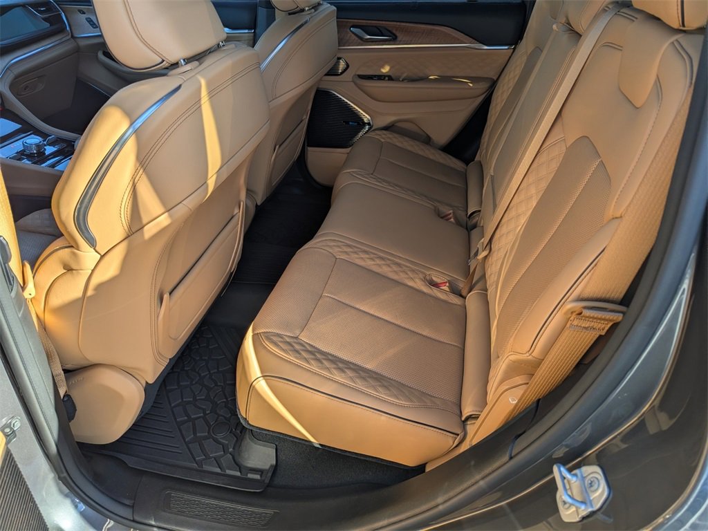 Used 2022 Jeep Grand Cherokee Summit image 17