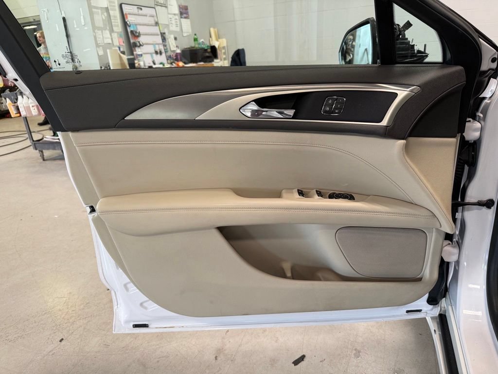 Used 2020 Lincoln MKZ w/ Convenience Package FWD image 15