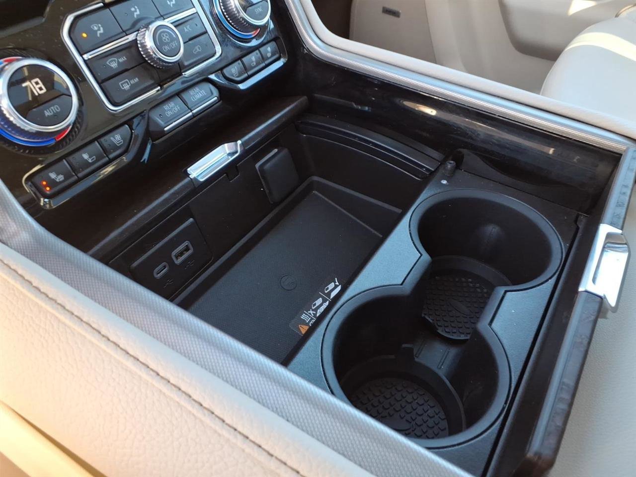 Used 2024 GMC Yukon XL Denali image 17