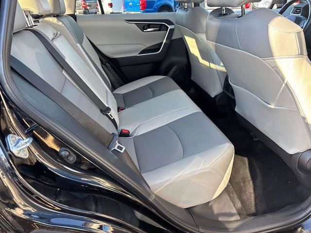 Used 2020 Toyota RAV4 XLE Premium image 12