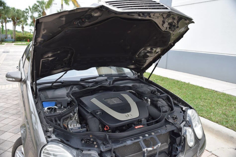 Used 2008 Mercedes-Benz E 350 4MATIC Sedan image 90