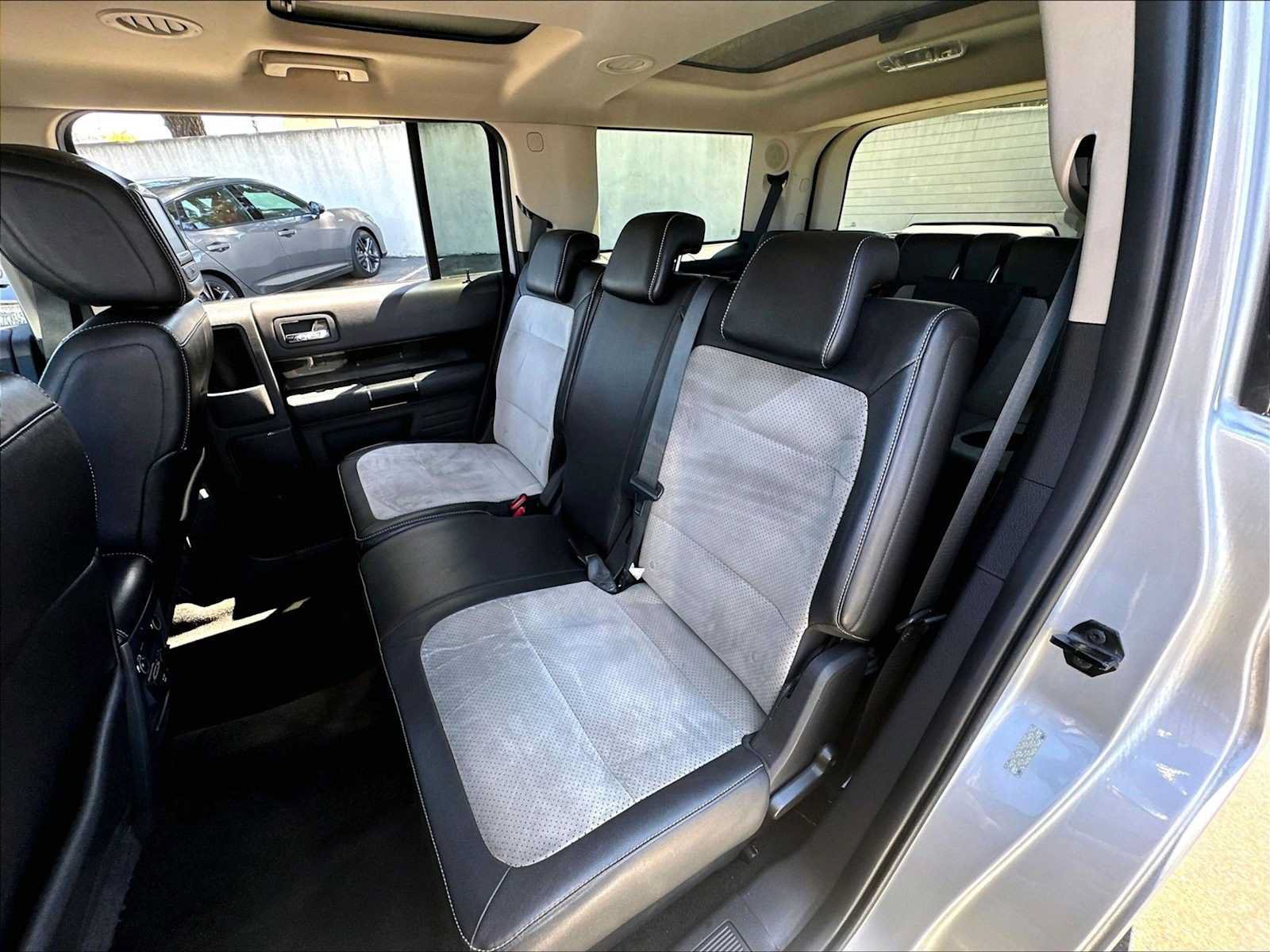 Used 2011 Ford Flex Titanium w/ Trailer Tow Pkg Class III AWD/4WD image 28