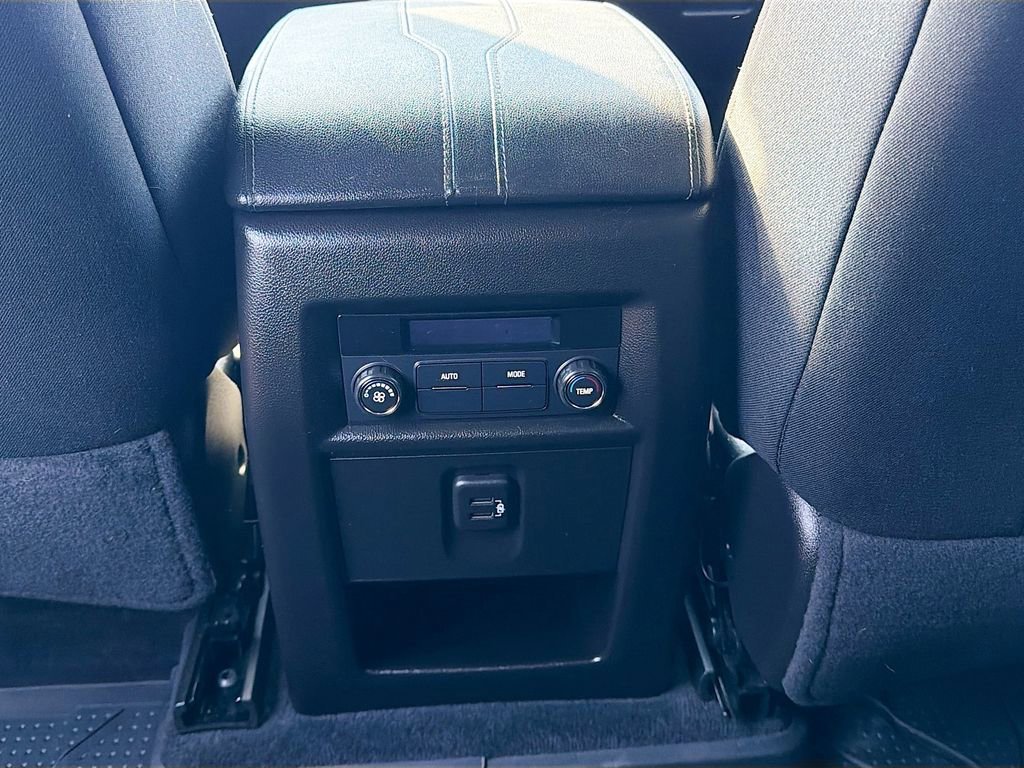 Used 2023 Chevrolet Traverse LT image 23