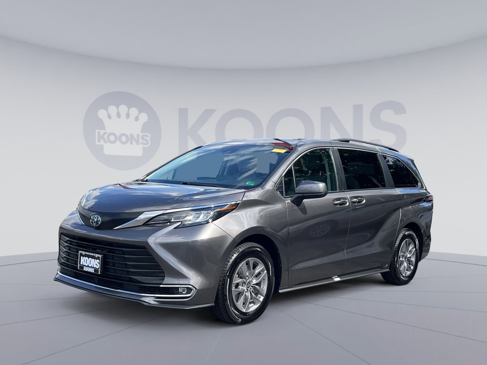 Used 2023 Toyota Sienna XLE