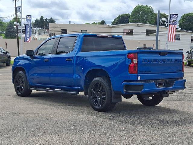 Used 2022 Chevrolet Silverado 1500 Custom w/ LPO, Dark Essentials Package RWD image 5