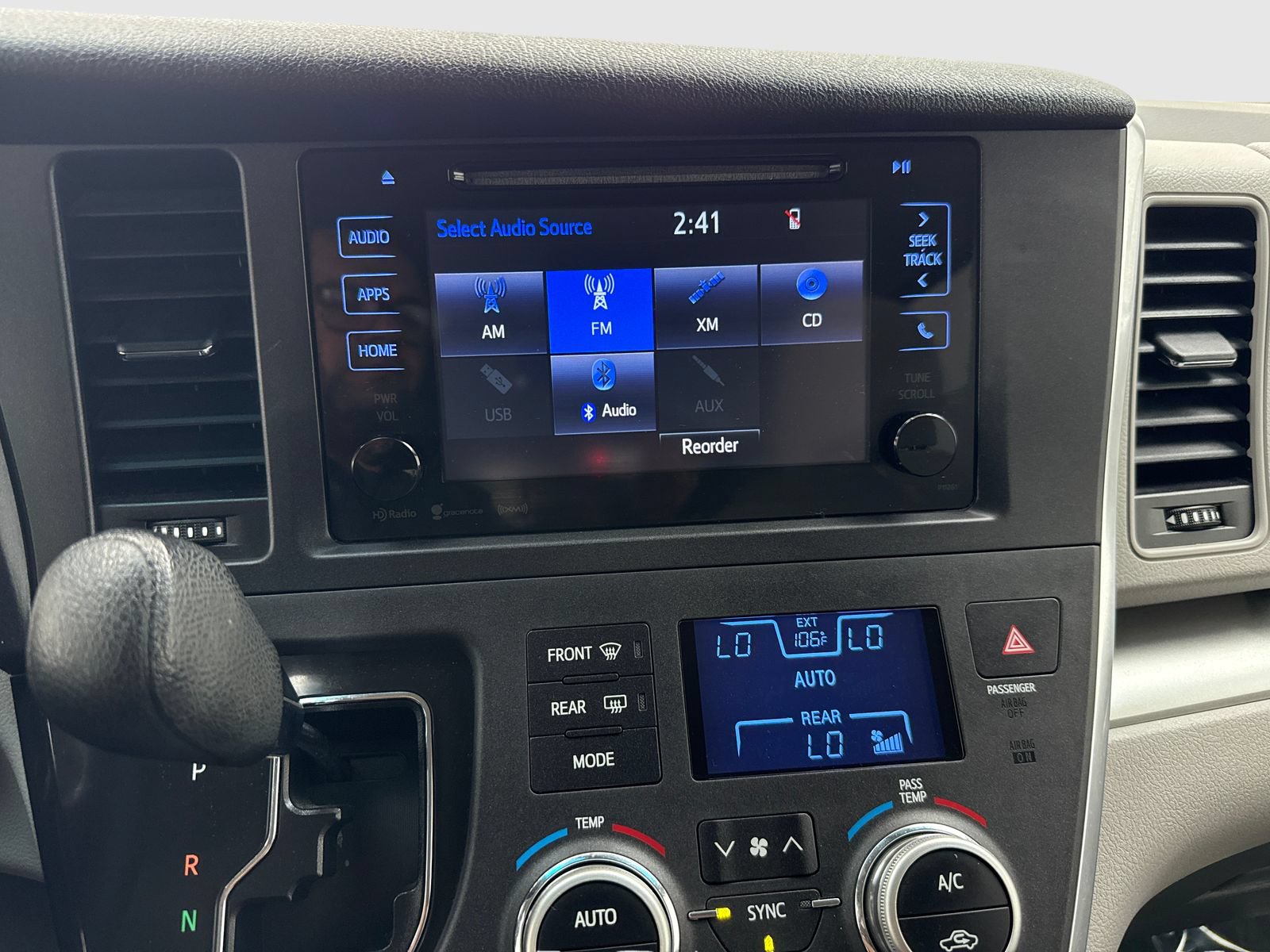 Used 2017 Toyota Sienna LE FWD image 25