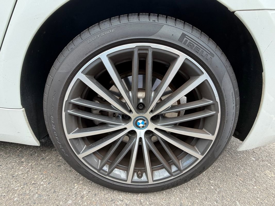 Used 2023 BMW 530e xDrive image 37