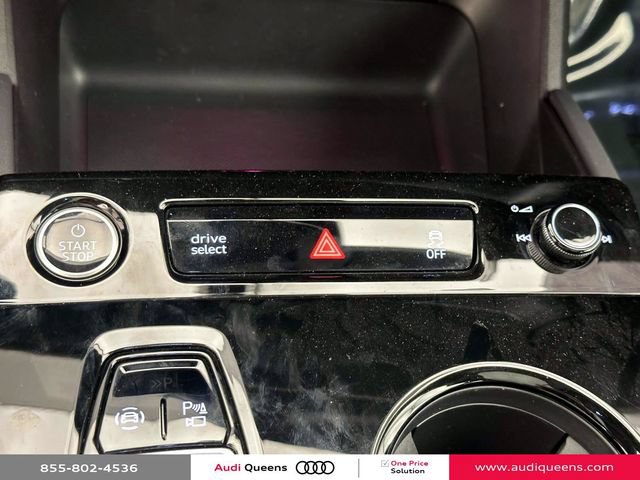 Used 2025 Audi A6 e-tron Premium Plus w/ Premium Plus AWD/4WD image 28
