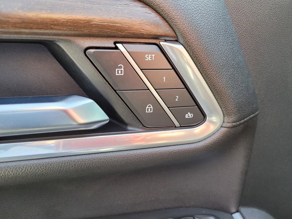 Used 2025 Chevrolet Silverado 2500 High Country w/ High Country Premium Package AWD/4WD image 20