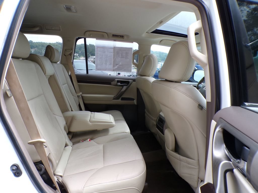Used 2014 Lexus GX 460 w/ Premium Package AWD/4WD image 20