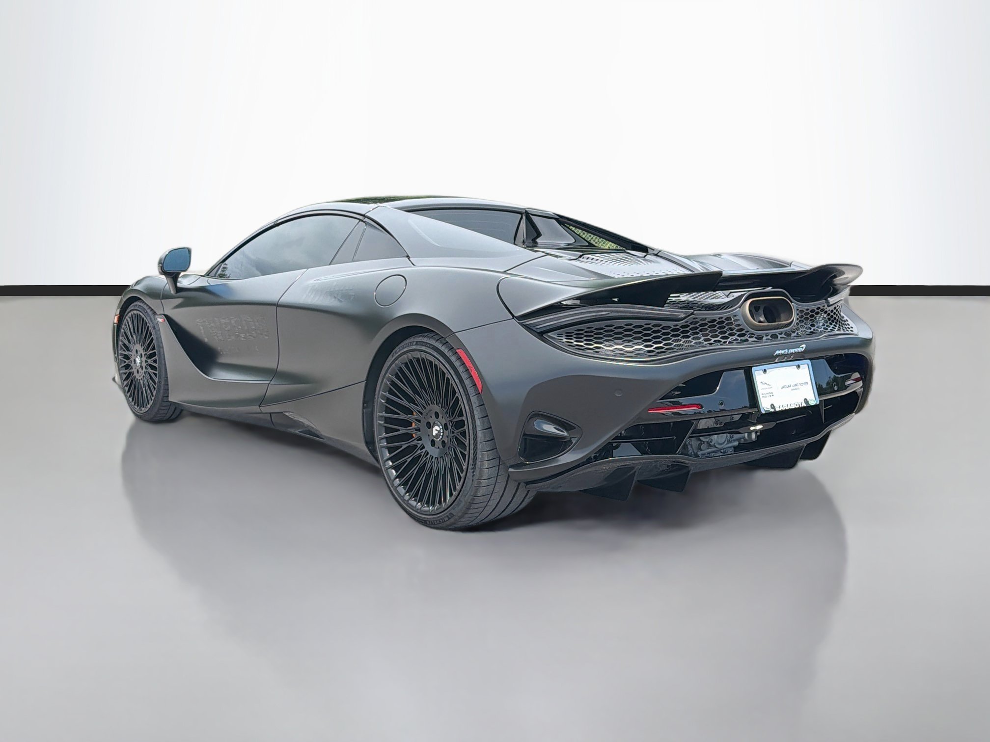 Used 2024 McLaren 750S Spider RWD image 3