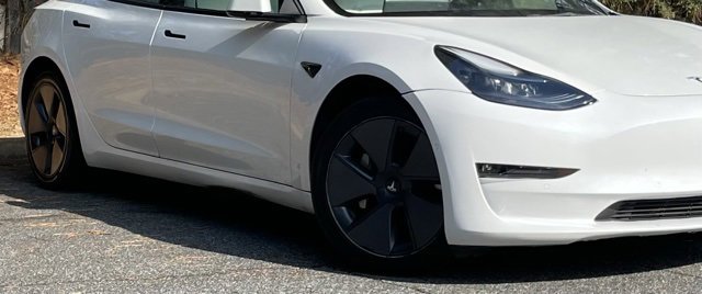 Used 2022 Tesla Model 3 Standard Range image 10