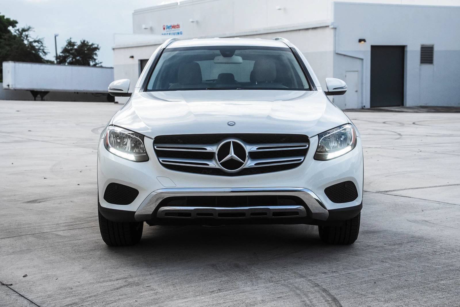 Used 2016 Mercedes-Benz GLC 300 4MATIC image 3