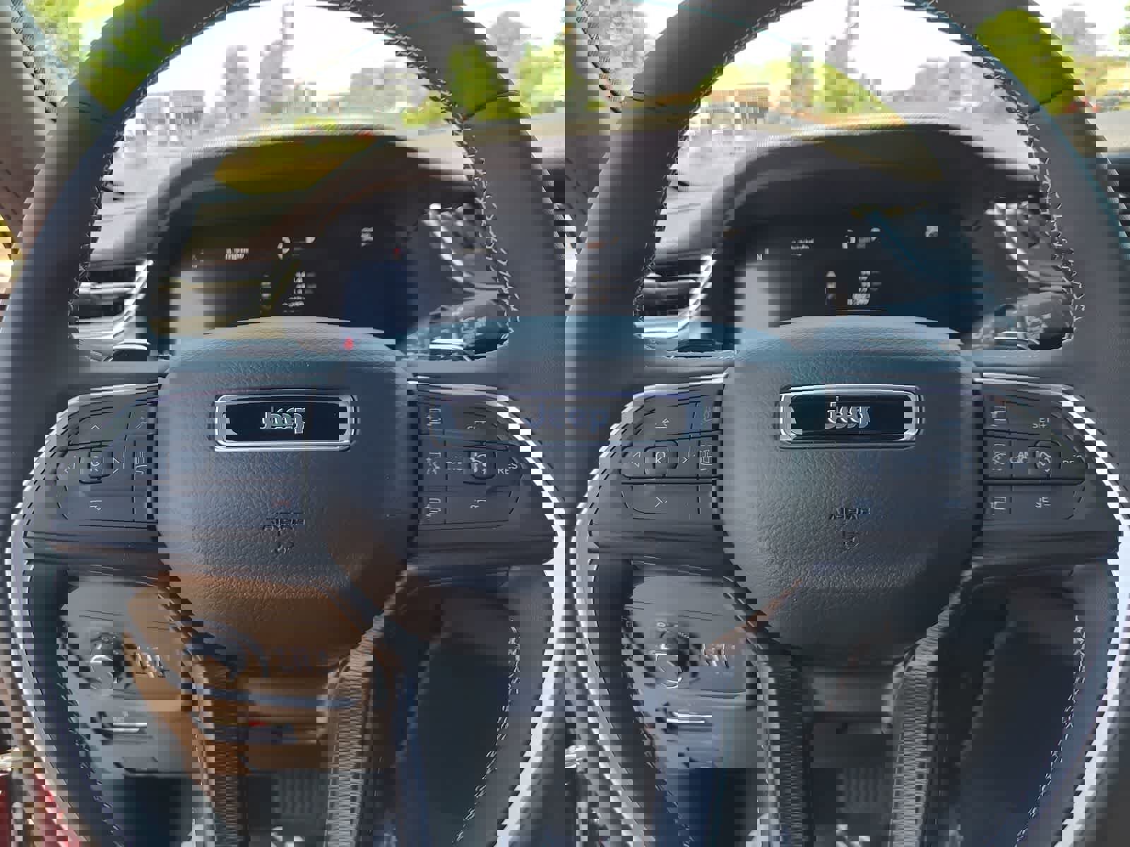 New 2025 Jeep Grand Cherokee Altitude w/ Trailer Tow Package image 23