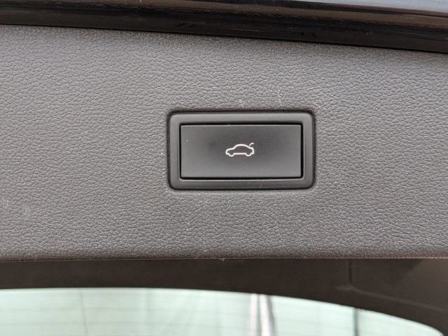 Used 2022 Volkswagen Tiguan SE R-Line image 21