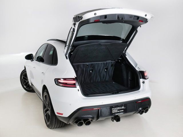 Certified 2023 Porsche Macan Turbo AWD/4WD image 33