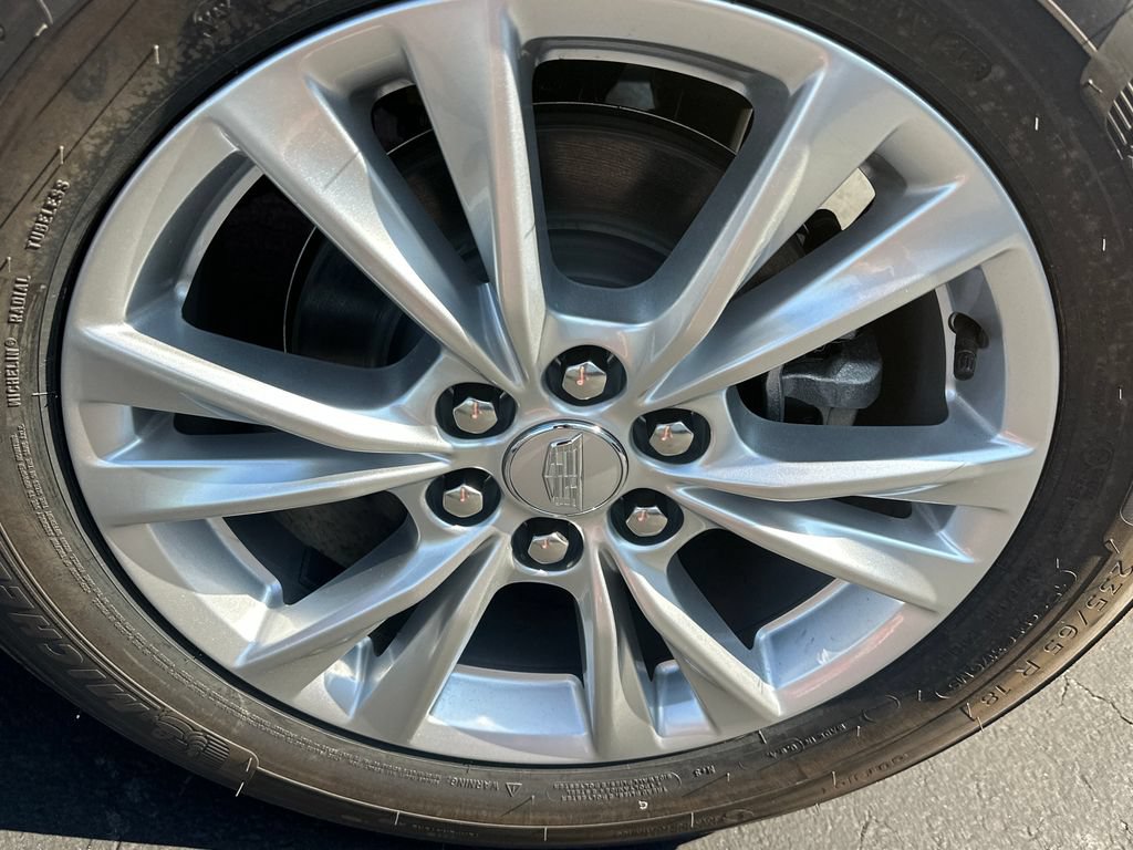 New 2026 Cadillac XT5 Luxury w/ LPO, Floor Liner Package AWD/4WD image 25