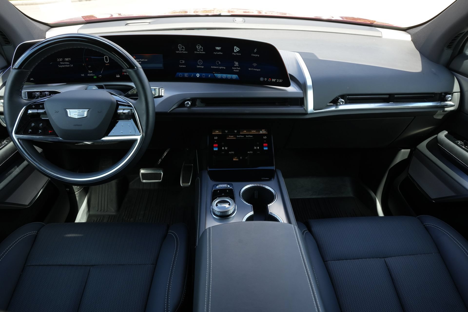 Certified 2026 Cadillac Vistiq Sport w/ LPO, Floor Liner Package AWD/4WD image 6