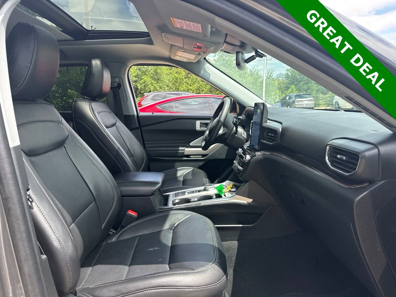 Used 2024 Ford Explorer Limited w/ Limited Technology Package RWD image 9