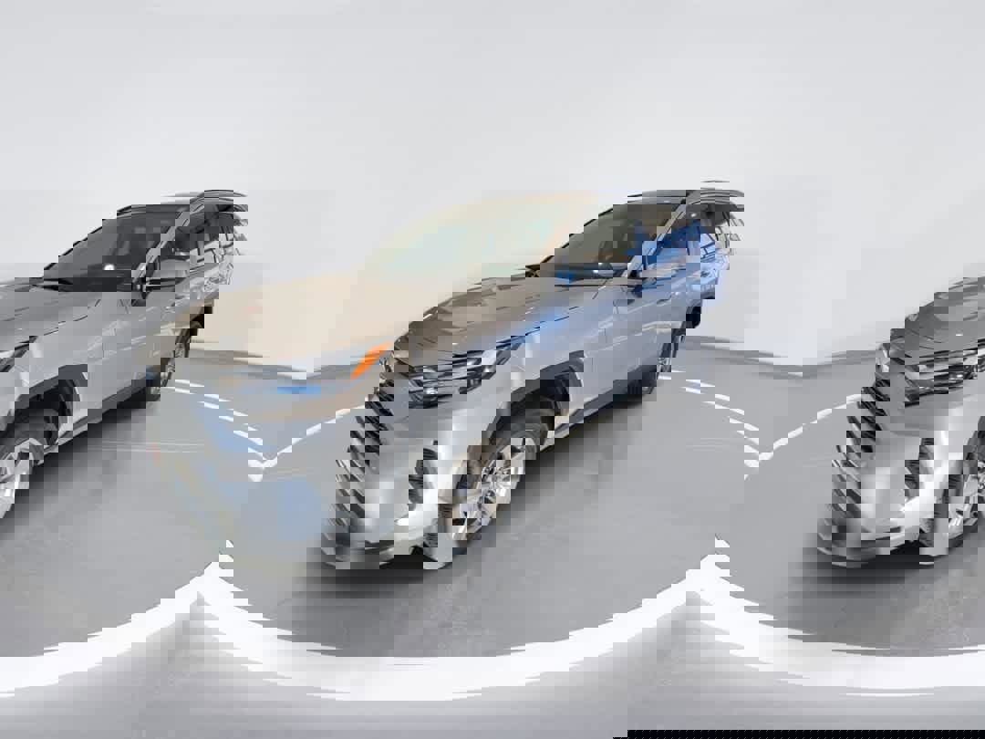 Used 2024 Toyota RAV4 XLE image 4