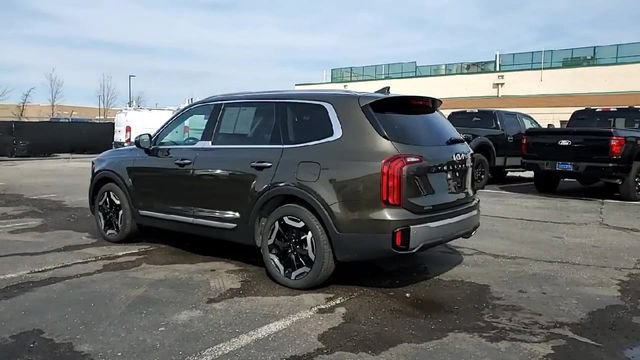 Used 2025 Kia Telluride S FWD image 6