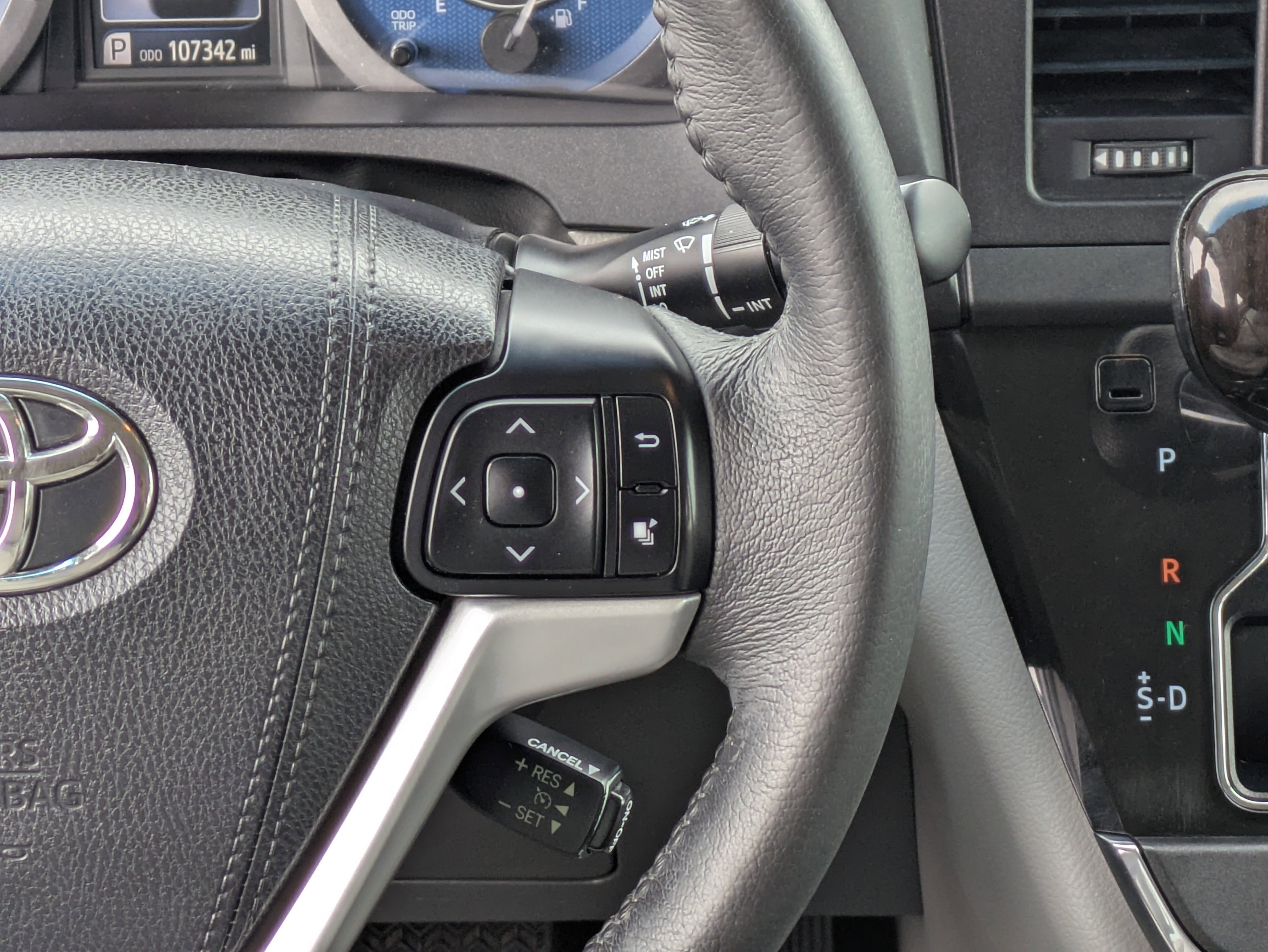 Used 2017 Toyota Sienna XLE w/ XLE Navigation Package FWD image 21