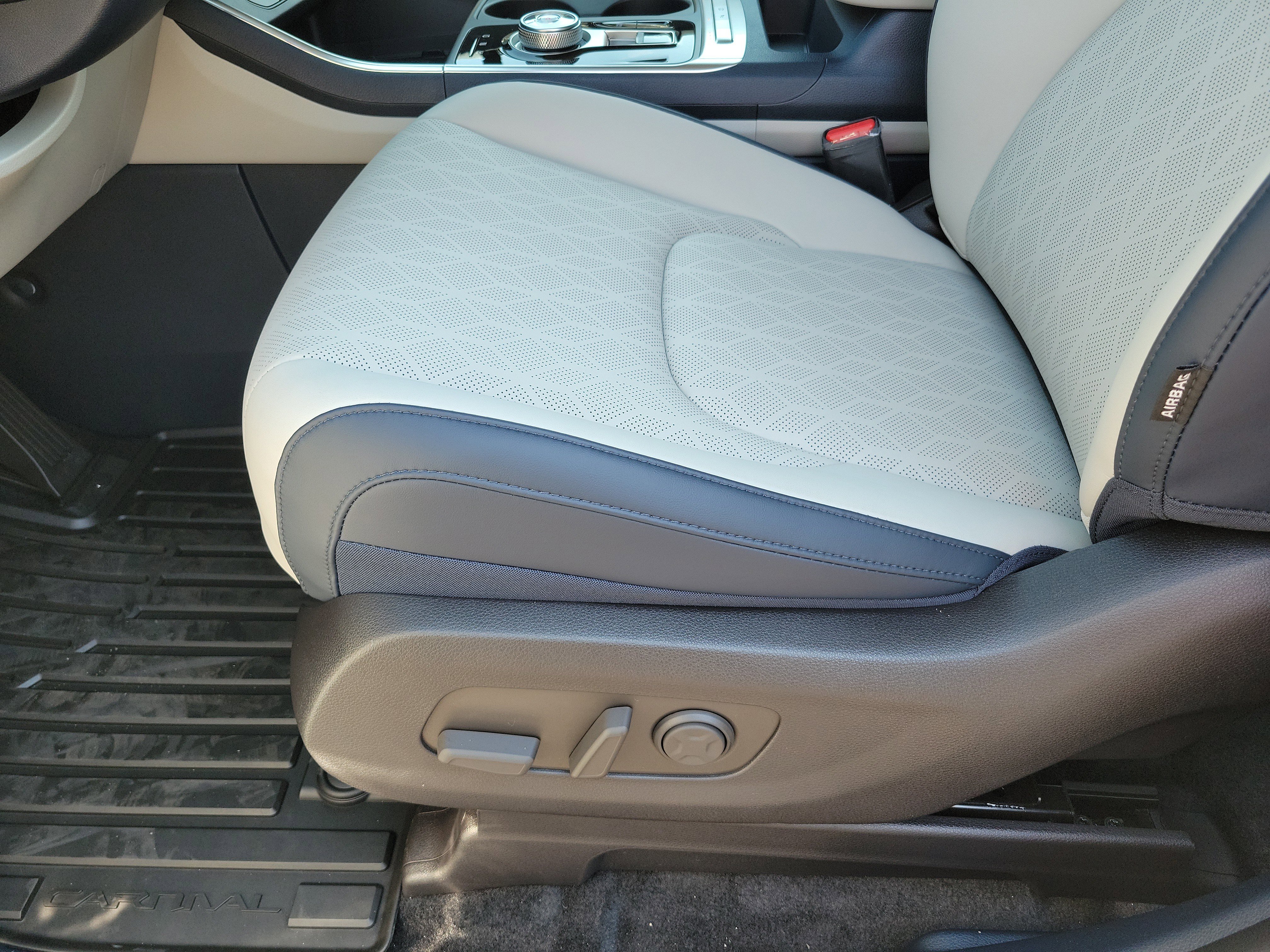 New 2026 Kia Carnival EX image 5