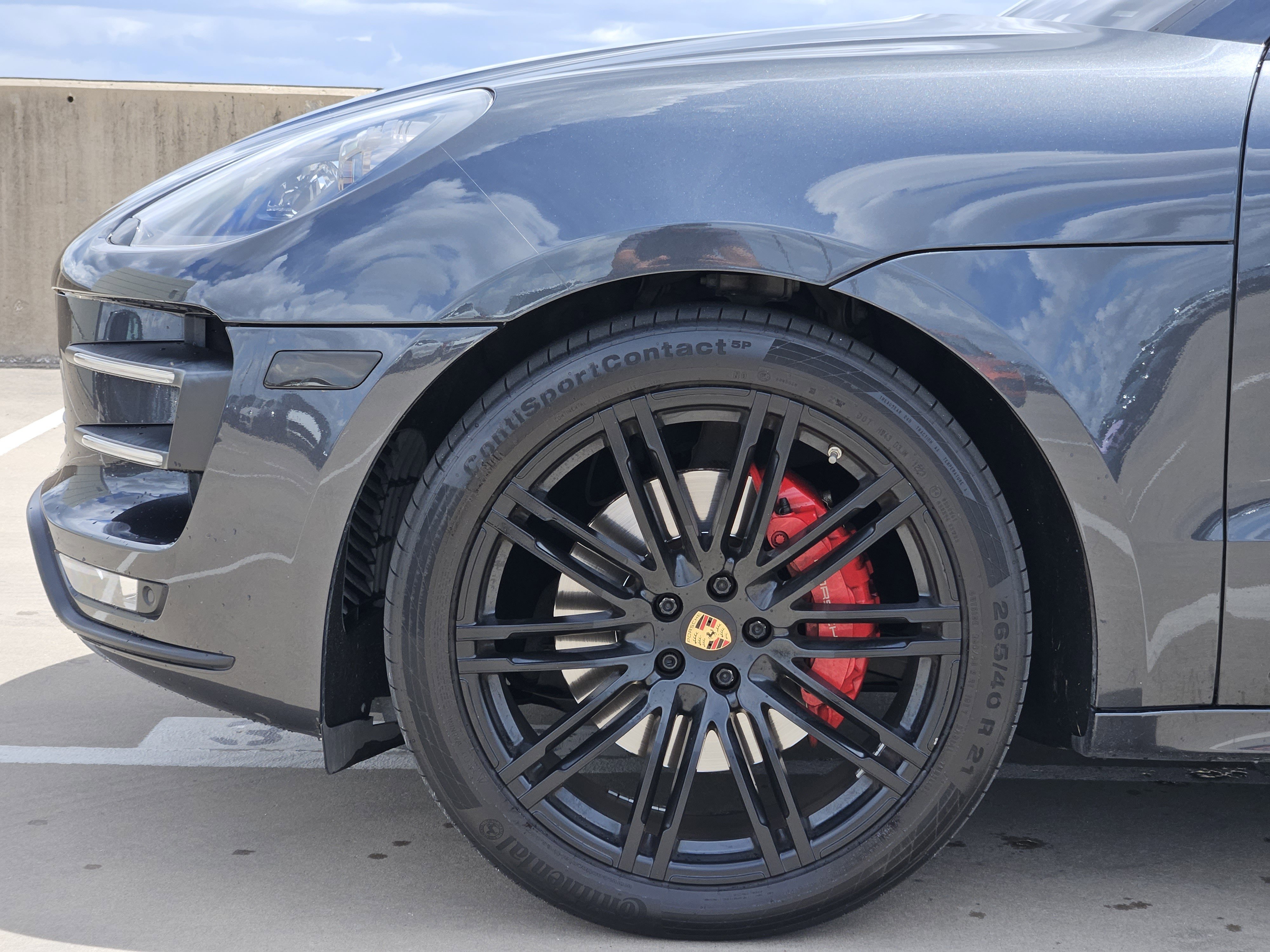 Used 2017 Porsche Macan Turbo AWD/4WD image 13