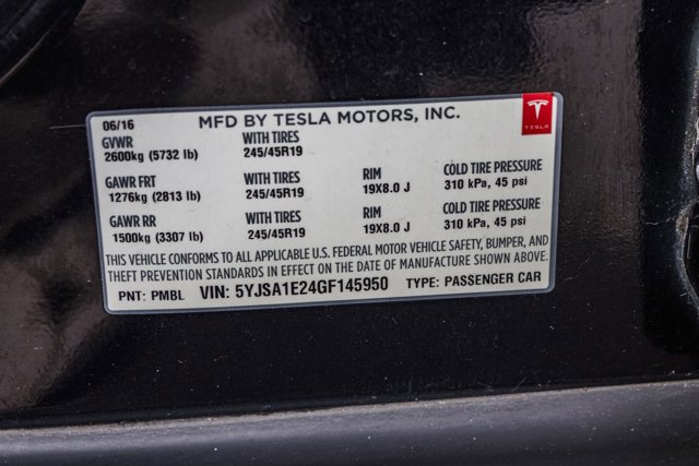 Used 2016 Tesla Model S 70D image 30