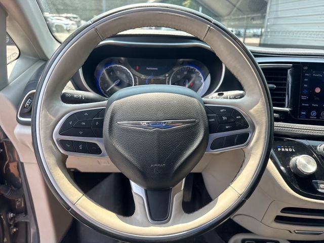 Used 2020 Chrysler Pacifica Limited FWD image 20