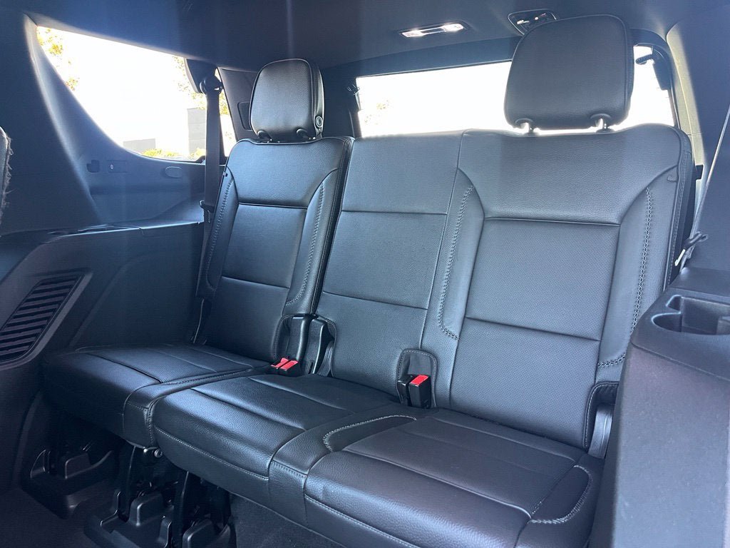 Used 2022 GMC Yukon Denali w/ Denali Premium Package AWD/4WD image 17