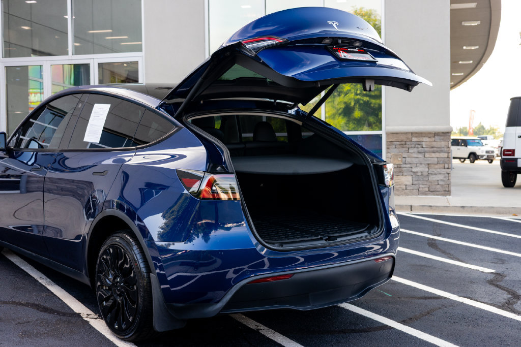 Used 2022 Tesla Model Y Long Range AWD/4WD image 57