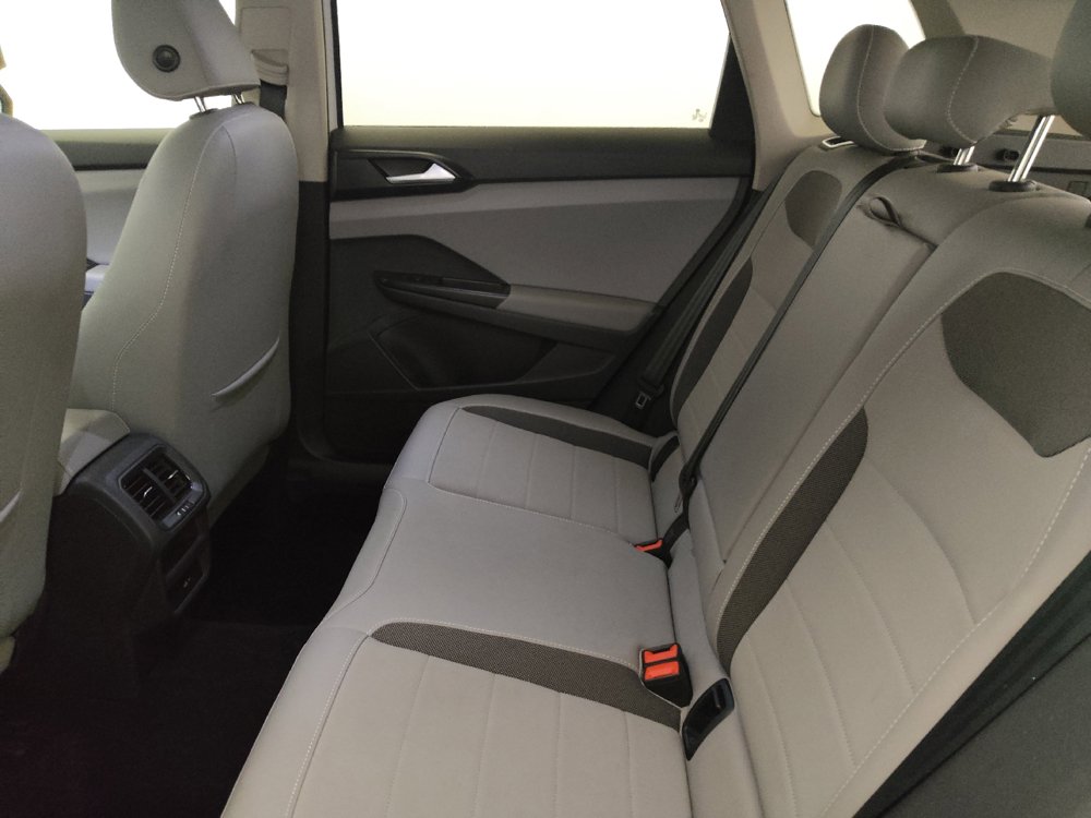 Used 2023 Volkswagen Taos SE w/ Panoramic Sunroof Package FWD image 18