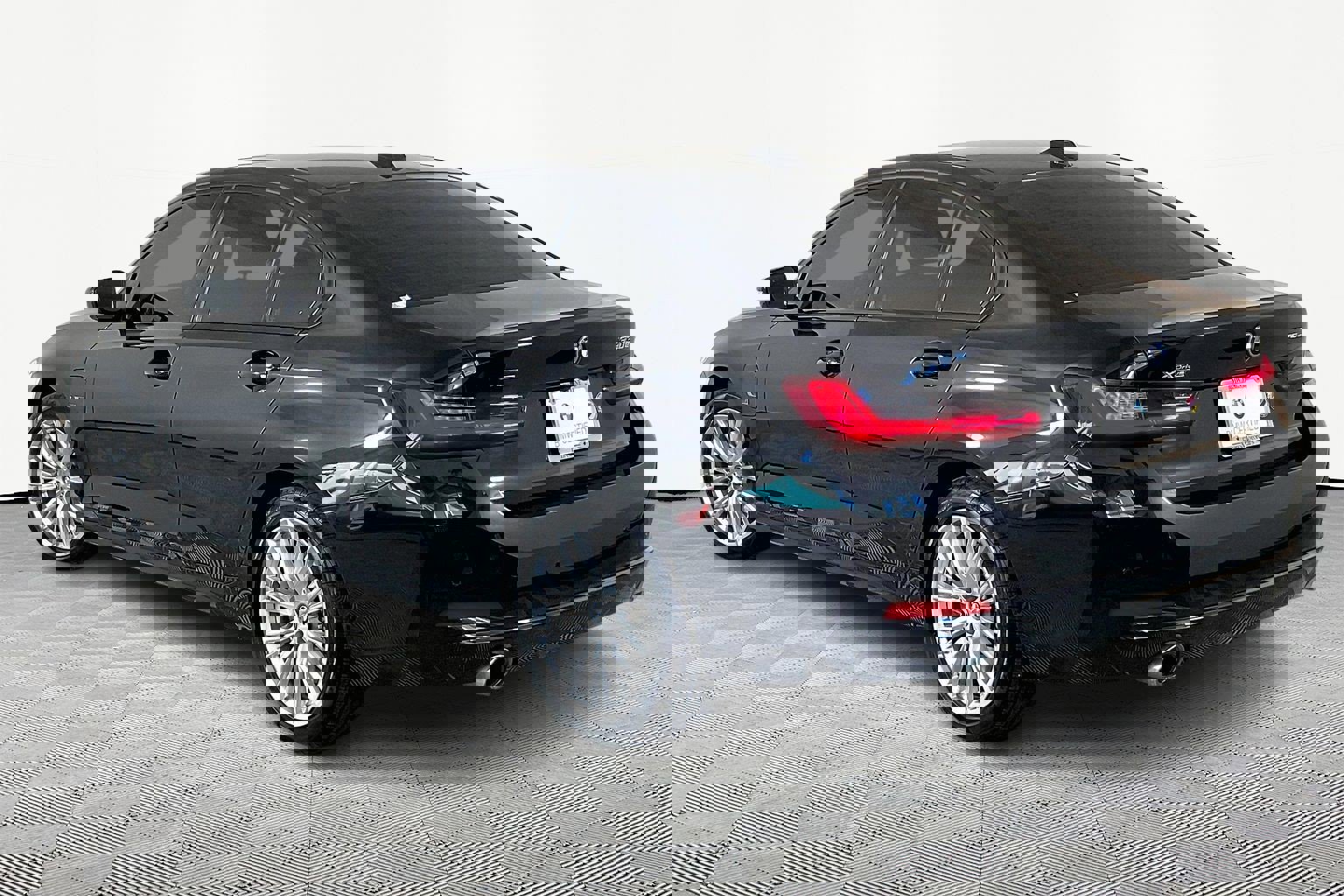 Certified 2023 BMW 330e xDrive w/ Premium Package image 5