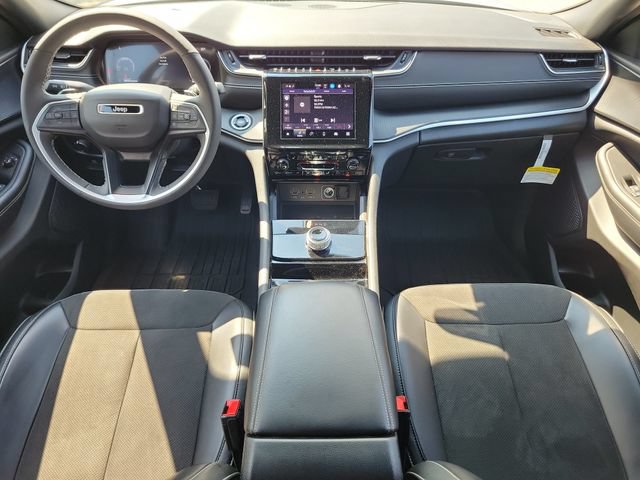 Used 2023 Jeep Grand Cherokee L Laredo RWD image 10