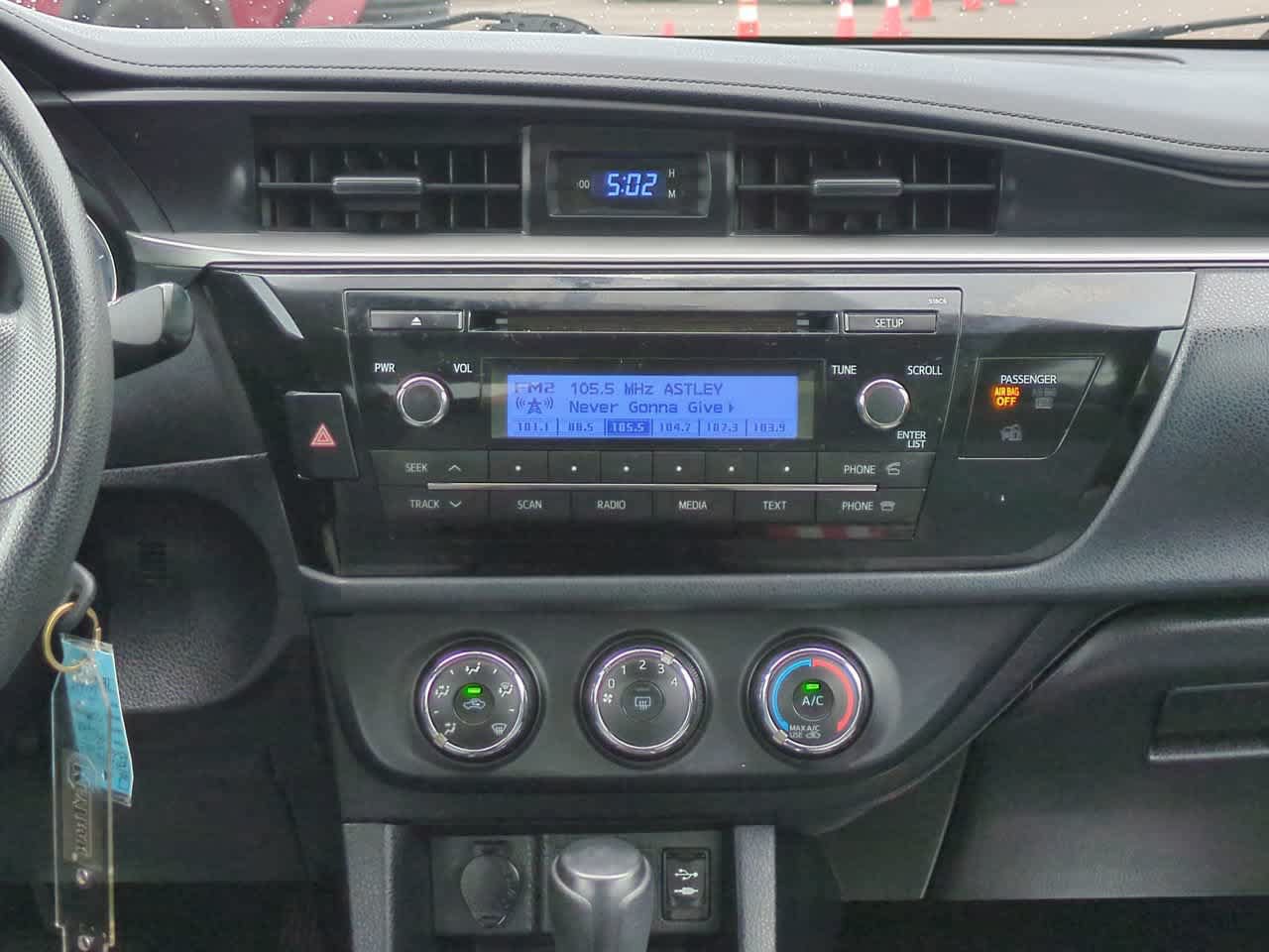 Used 2014 Toyota Corolla L FWD image 17