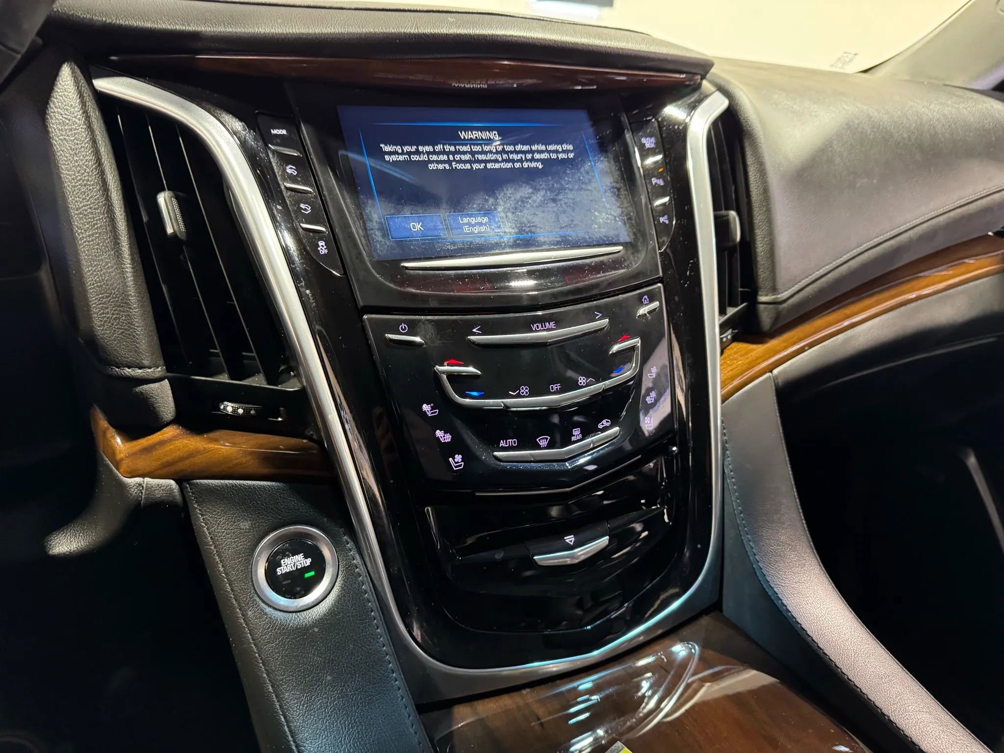 Used 2020 Cadillac Escalade ESV 2WD image 23