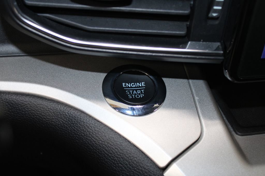 Used 2022 Ford Explorer XLT w/ Equipment Group 202A image 53